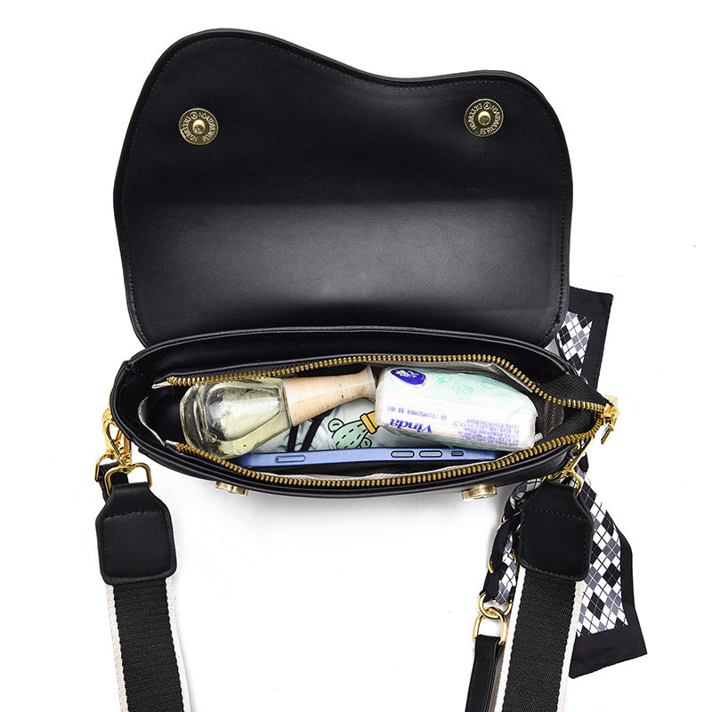 special interest light luxury fall winter fashion underarm saddle bag