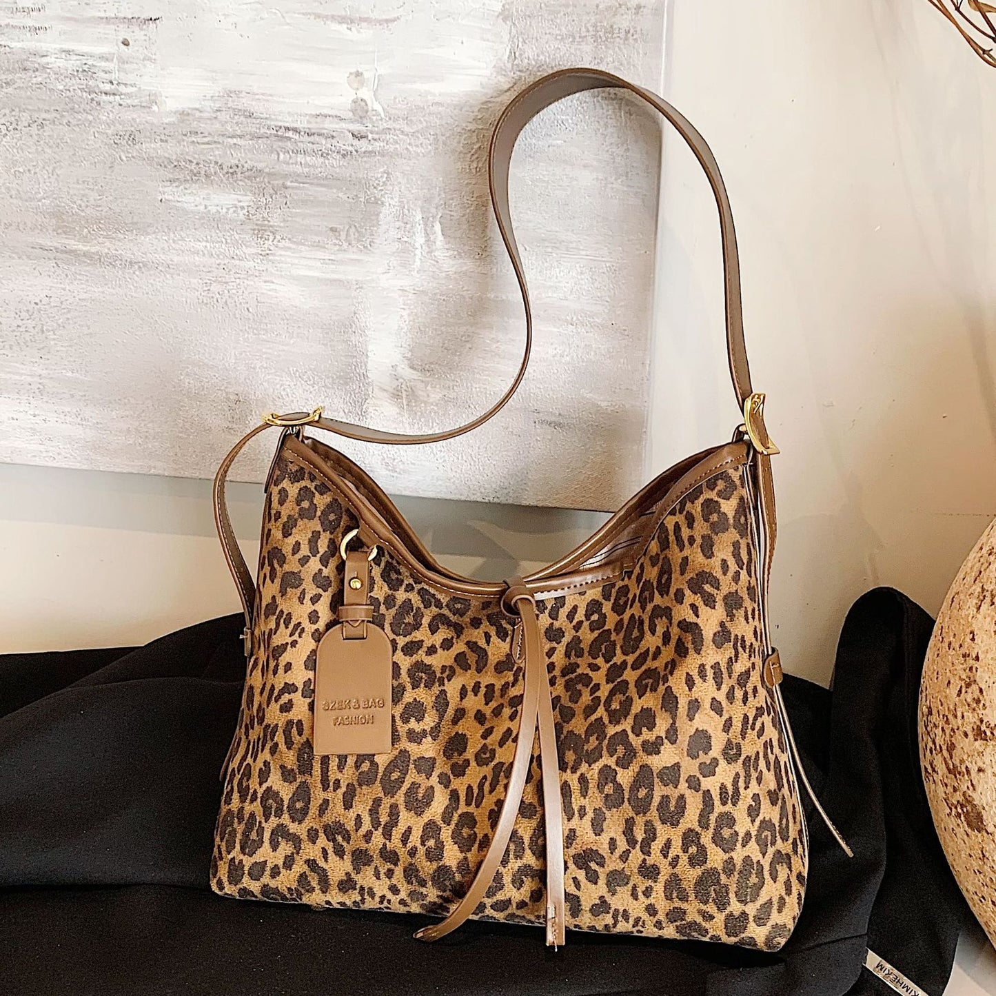 womens popular leopard print large capacity shoulder messenger bag