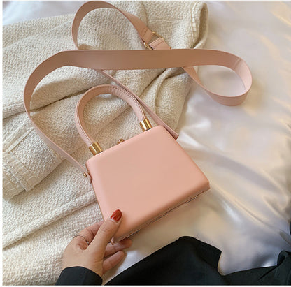Contrast Color Artistic Ethnic Style Portable Clip Bag