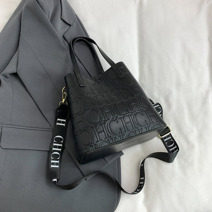 Letter Embossed Solid Color Fashion Retro Classic One-shoulder Portable Commuter Bucket Bag
