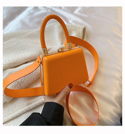 Contrast Color Artistic Ethnic Style Portable Clip Bag