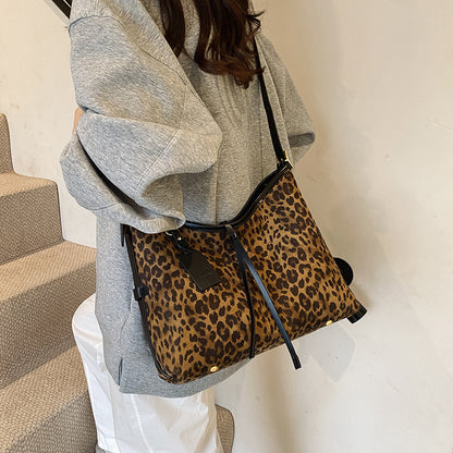 womens popular leopard print large capacity shoulder messenger bag