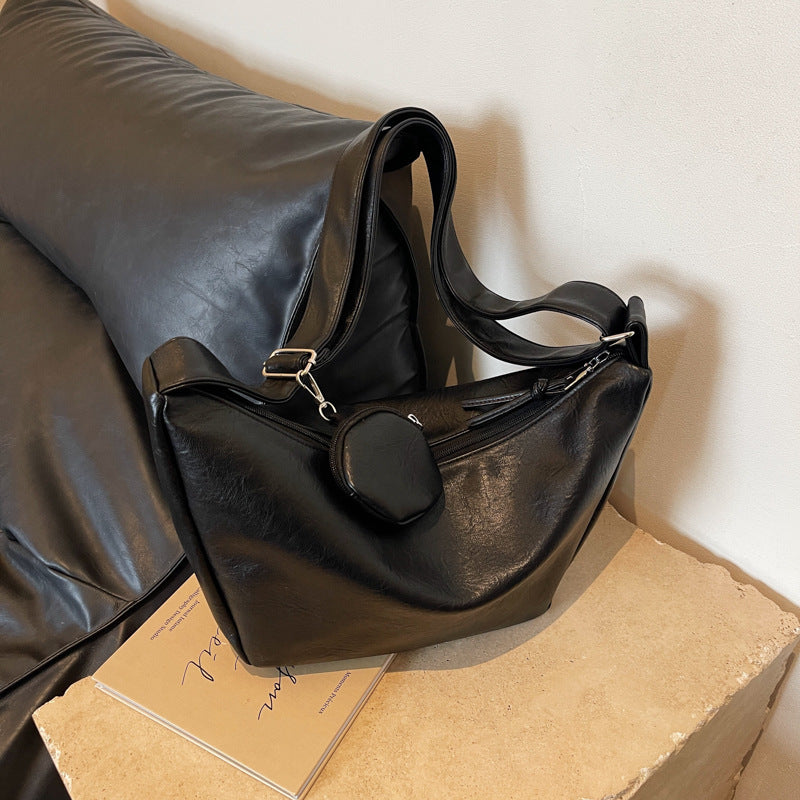 large capacity commuter advanced sense dumpling bag