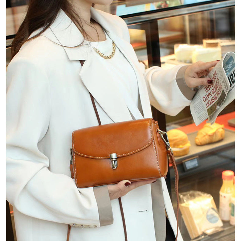 stylish simple and versatile high grade exquisite cowhide small square bag