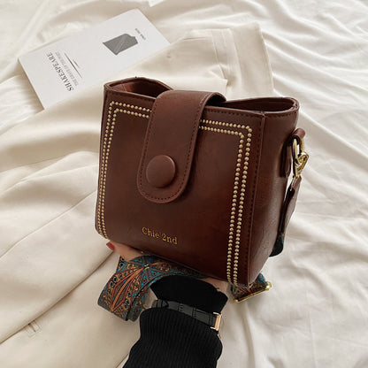 new fashion retro high texture shoulder messenger bag