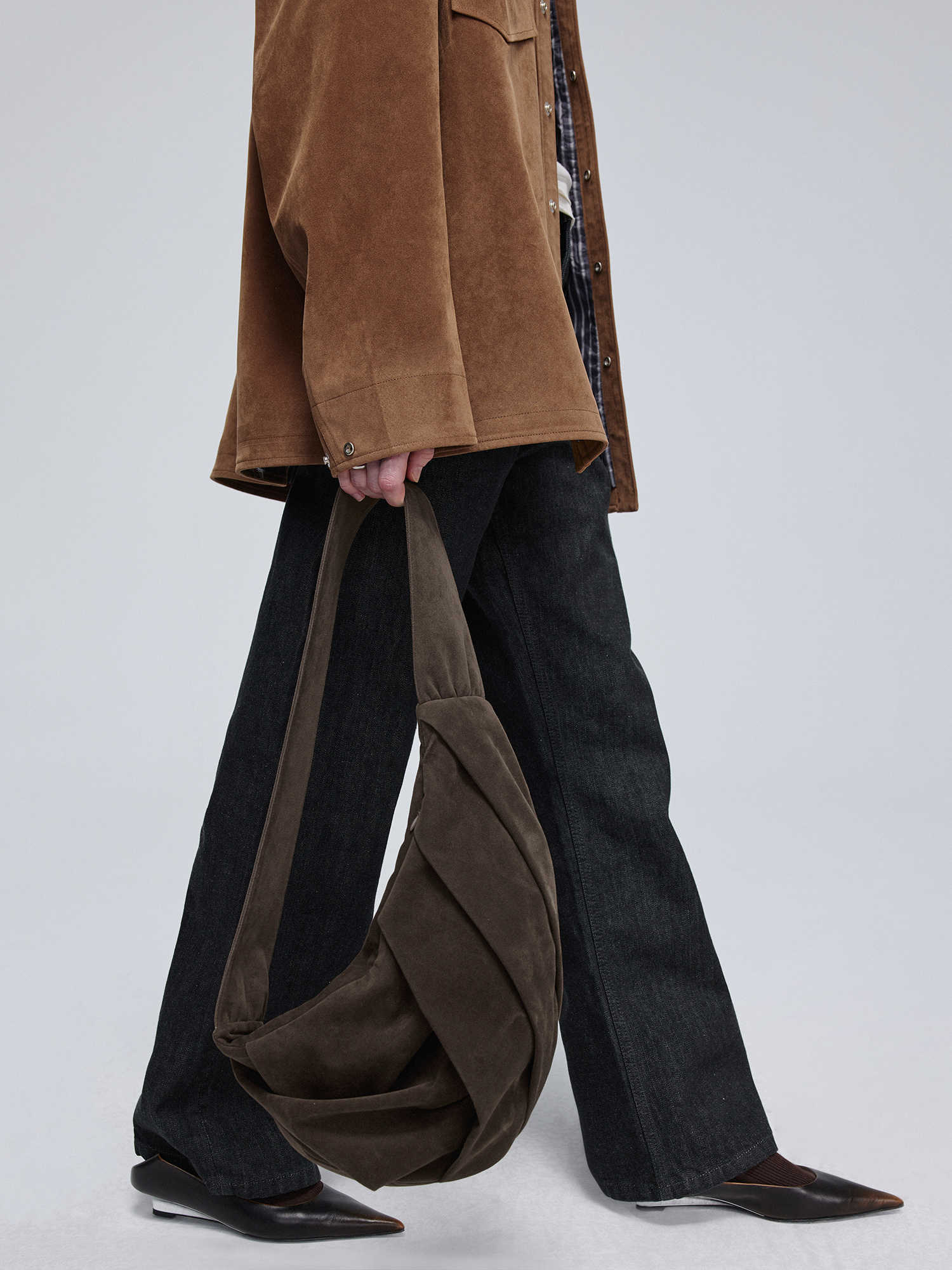 mens fashion suede pleated crossbody bag