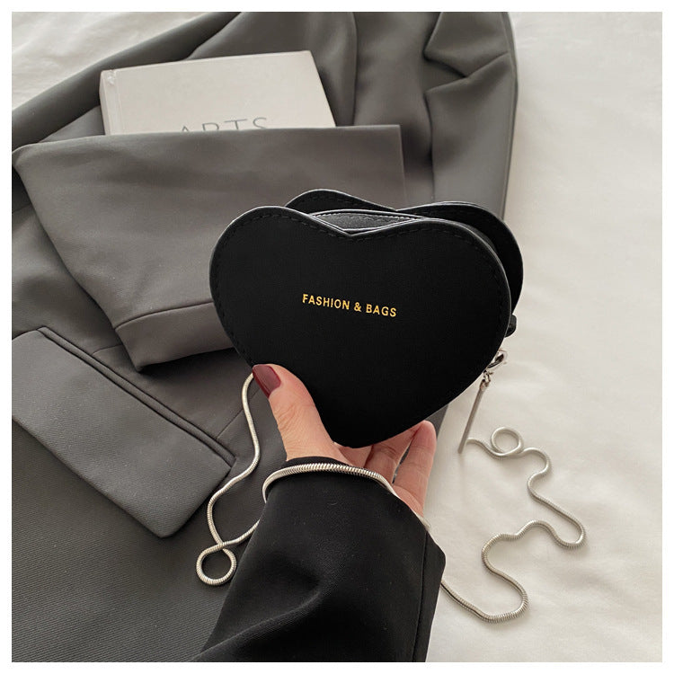 fashionable retro mini chain shoulder crossbody heart shape bag