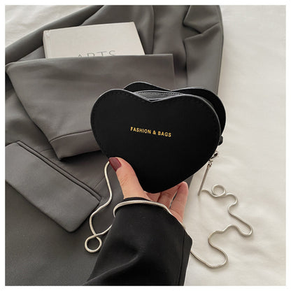 fashionable retro mini chain shoulder crossbody heart shape bag