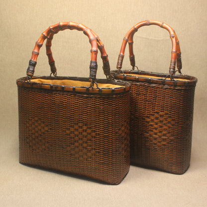womens hand carrying beach weaving handbag
