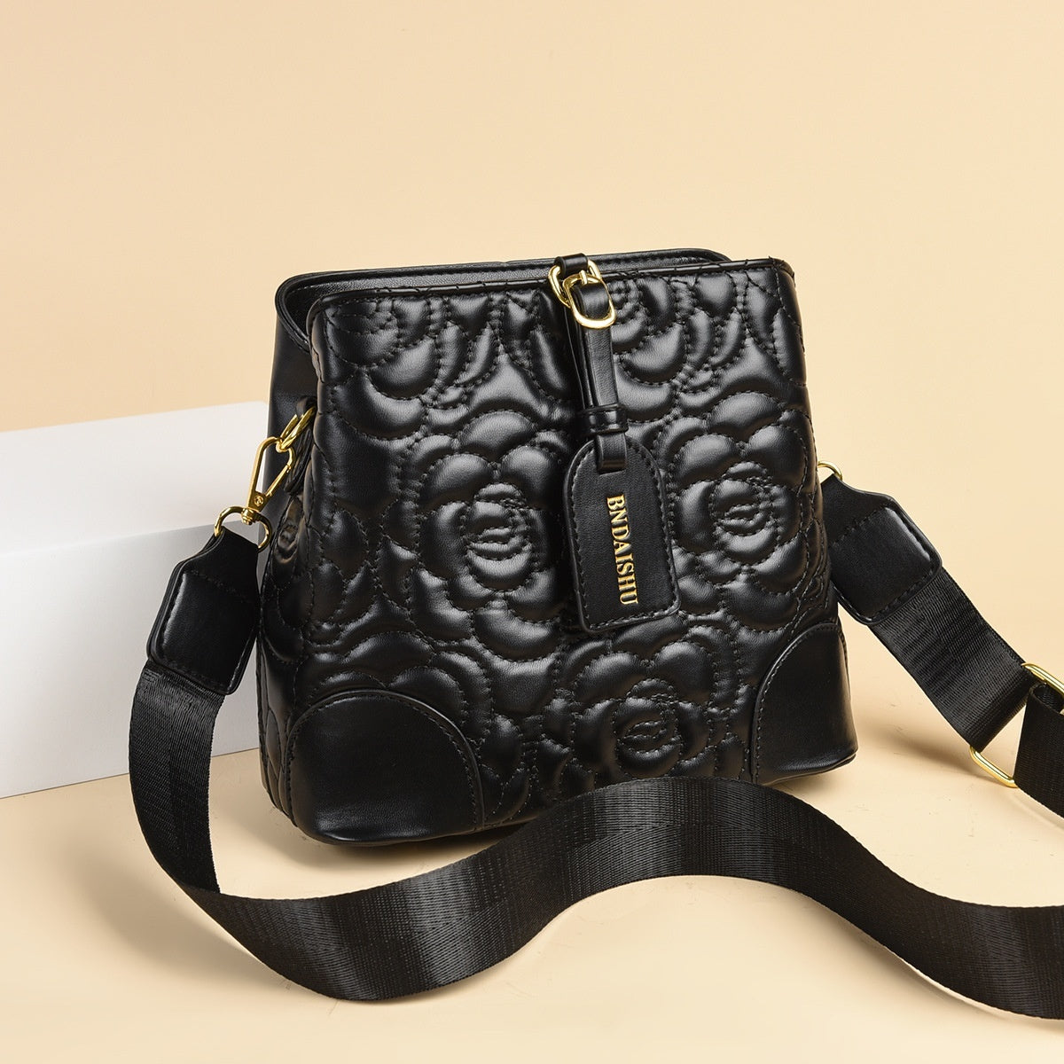 large capacity womens shoulder messenger bag